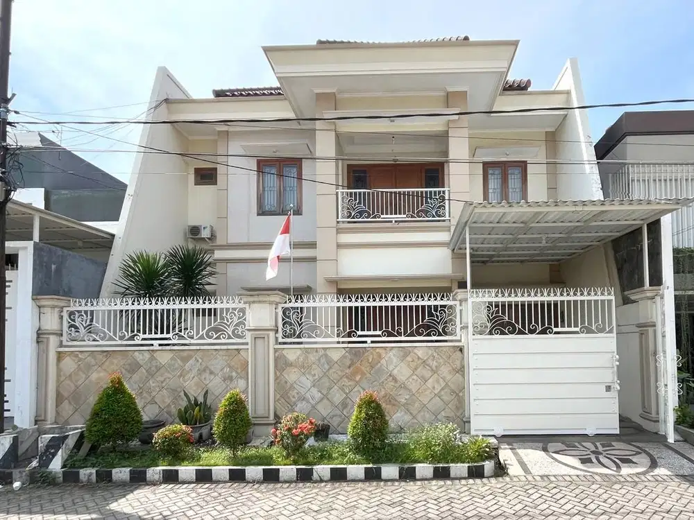 Rumah mewah siap huni 2 lantai di Kertajaya Indah Surabaya
