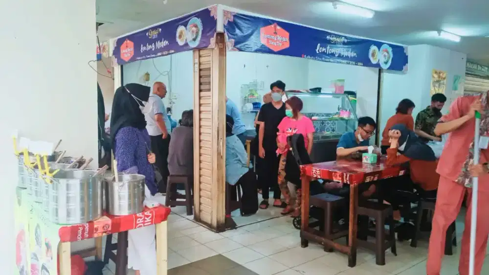 Di butuhkan karyawan untuk asiten masak nasi goreng
