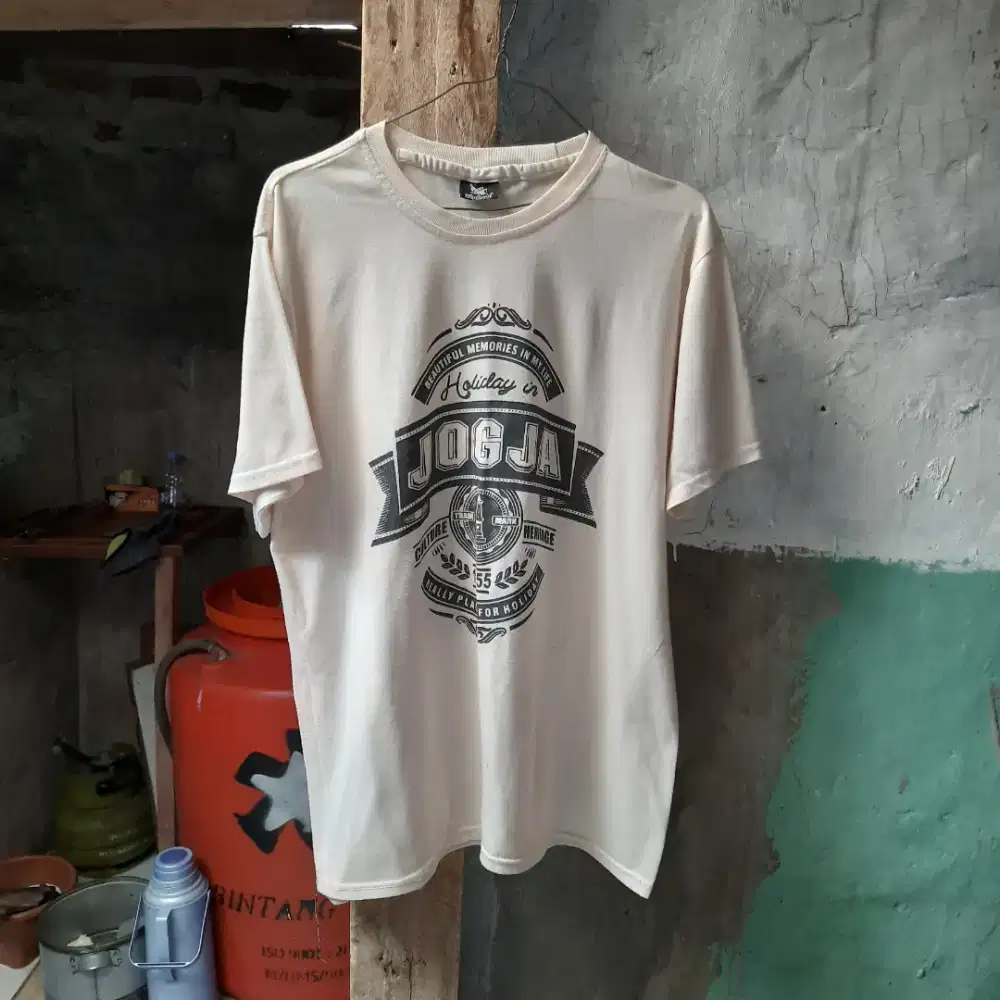 Kaos varian size dan warna