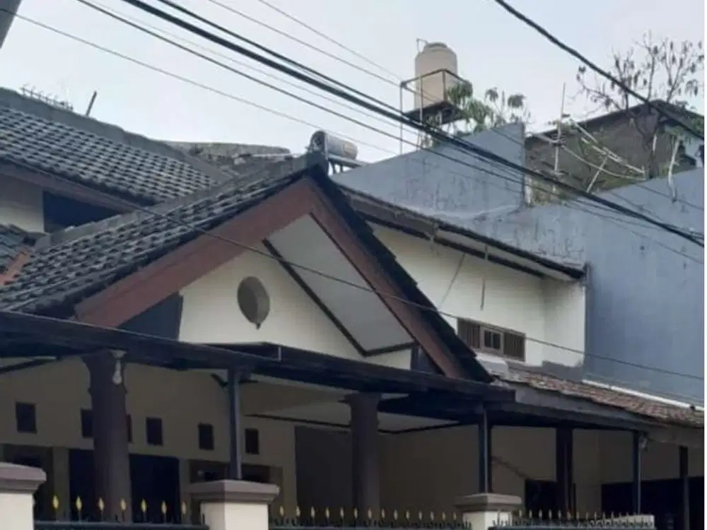 Dijual Rumah 2 Lantai Nyaman di Jatiwaringin Asri Bekasi
