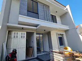Dijual Rumah Manyar Kertoadi Bangunan Baru Gress