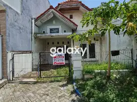 Rumah Hitung Tanah di Pantai Mentari