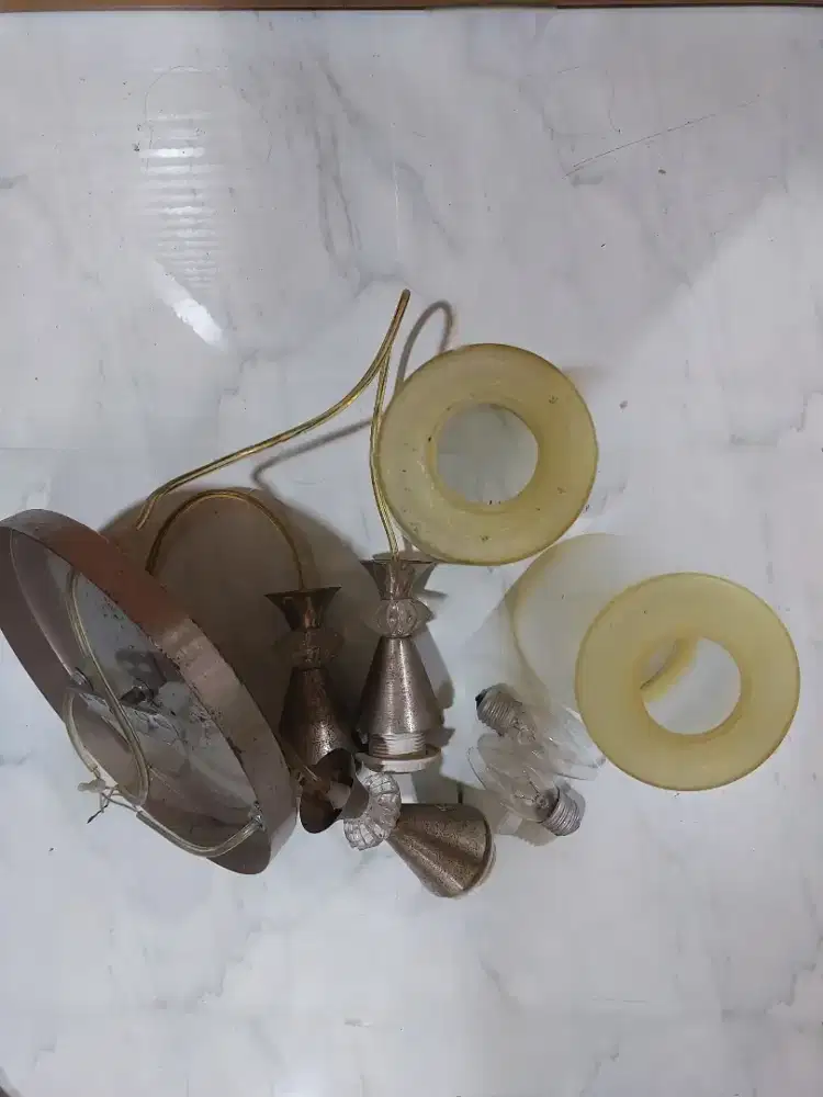 Lampu gantung kaca