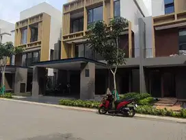 Rumah 3 lantai lebar 12  di Enchante Residence BSD City harga 14 M an