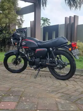 Kawasaki W175 Cafe pmk 2022 Nopol W Gresik Odo 8o Perak Hitam