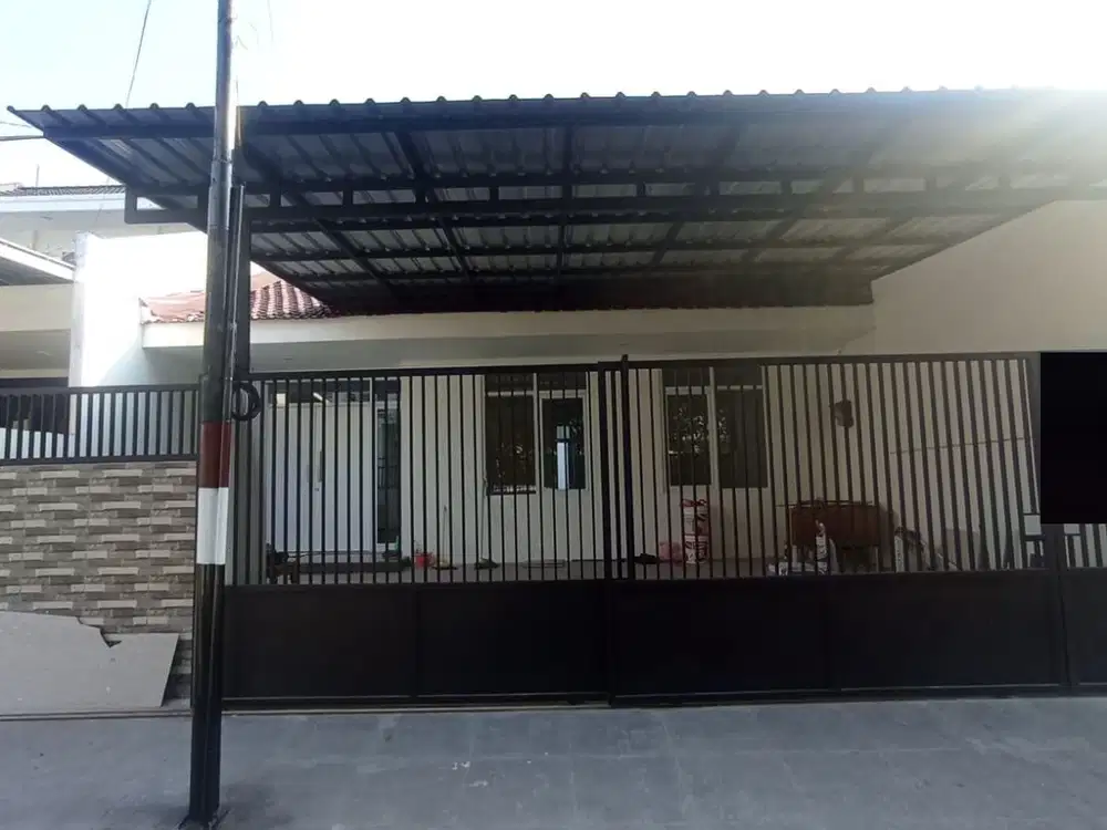 RUMAH SIAP HUNI !! Lokasi Strategis di Surabaya Barat !