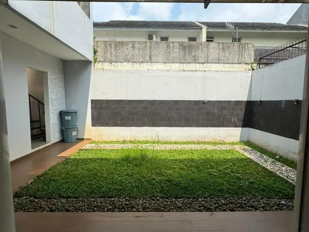 Disewakan rumah di Costarica Delatinos semi furnish
