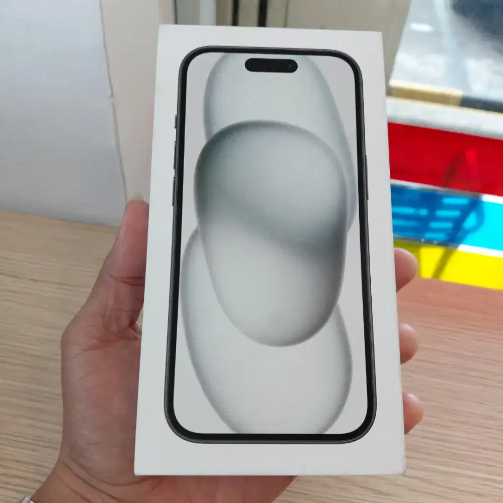 IPHONE 15 256GB  HITAM SEGEL IBOX BARU GARANSI RESMI BU JUAL CEPAT