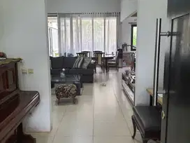 Rumah di Kota Baru Parahyangan, Mewah dan Luas 1 Lantai