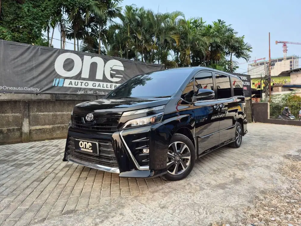 TOYOTA VOXY 2.0 2019 ( ISTIMEWA )