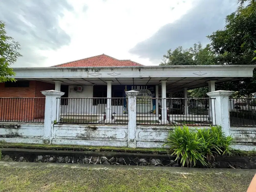 DIJUAL Rumah Luas Strategis di Ketintang Tengah Surabaya