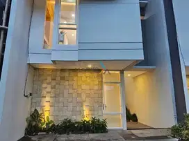Dijual Rumah Baru 3 Lt Siap Huni Dekat Balaikota di Malang Kota
