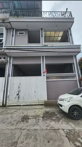 Dijual Rumah Premium 3 Lantai Cocok untuk Kantor & Usaha – Tasikmalaya