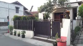 Dijual Rumah Cantik Hoek
Sampangan Semarang