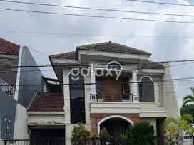 Rumah Amarillys  Residence Jl Jeruk Strategis, ROW 4 Mobil, Dekat Tol,MERR,OERR