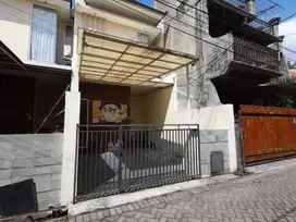 Dijual Rumah Manyar Indah Semi Furnished
