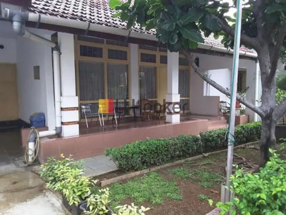 RUMAH DI KOMPLEK PERTAMINA RAWAMANGUN JAKARTA TIMUR