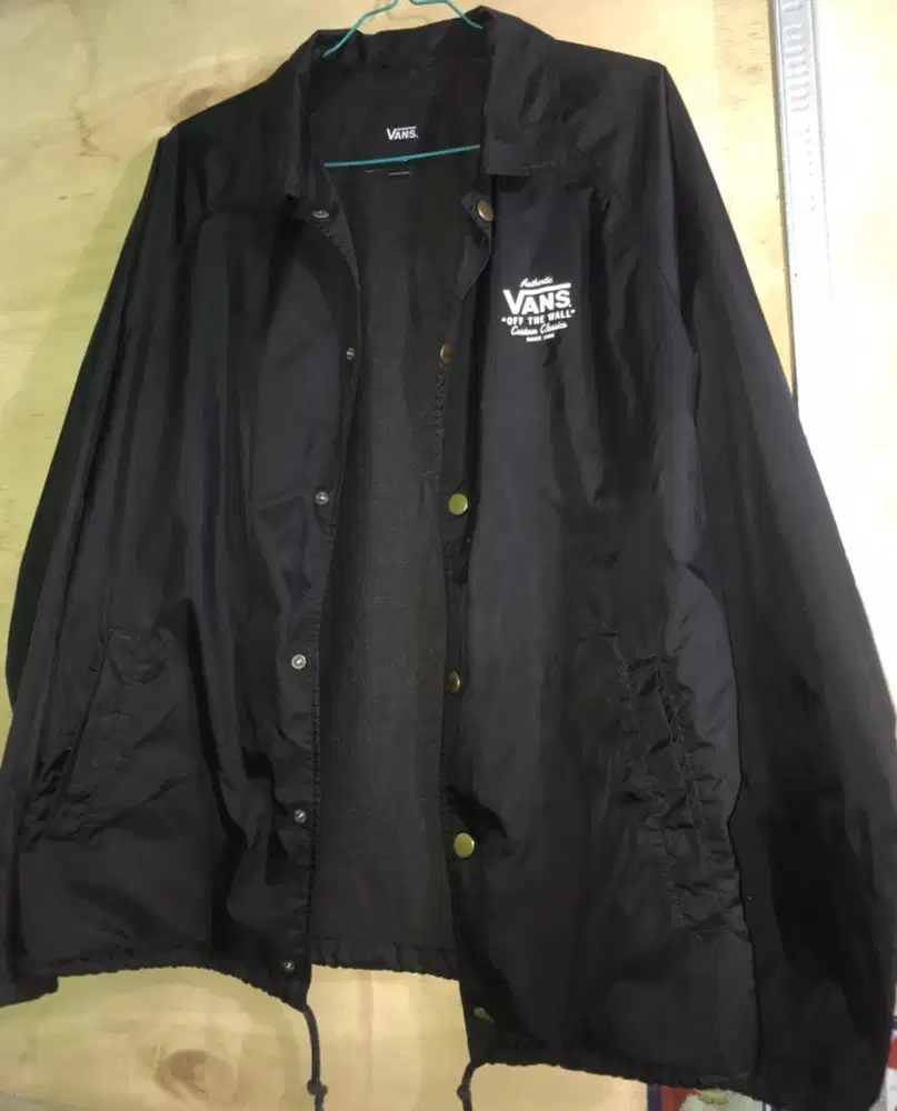 jual murah aja jaket vans original 250rb, all size.
