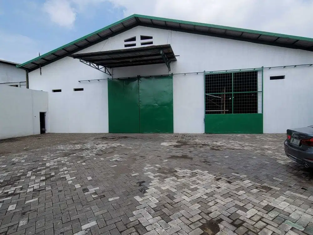 Jual cepat Gudang/ tempat usaha  Di jalan raya Tanjungsari