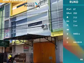Dijual Ruko Mewah Semi Furnish di Daerah Jalan Galunggung, Malang