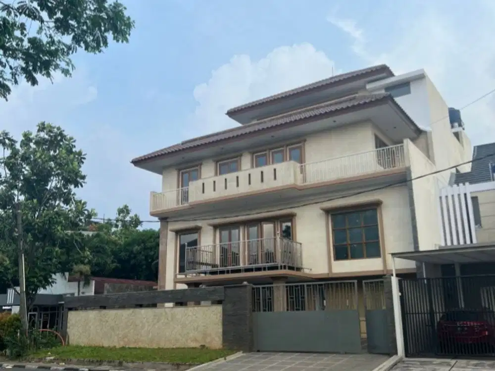 Rumah Siap Huni di Taman Villa Meruya, dekat sekolah St John Jak-Bar