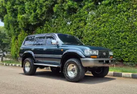 Toyota Land Cruiser VX80 Diesel MT