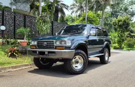 Toyota Land Cruiser VX80 Diesel MT