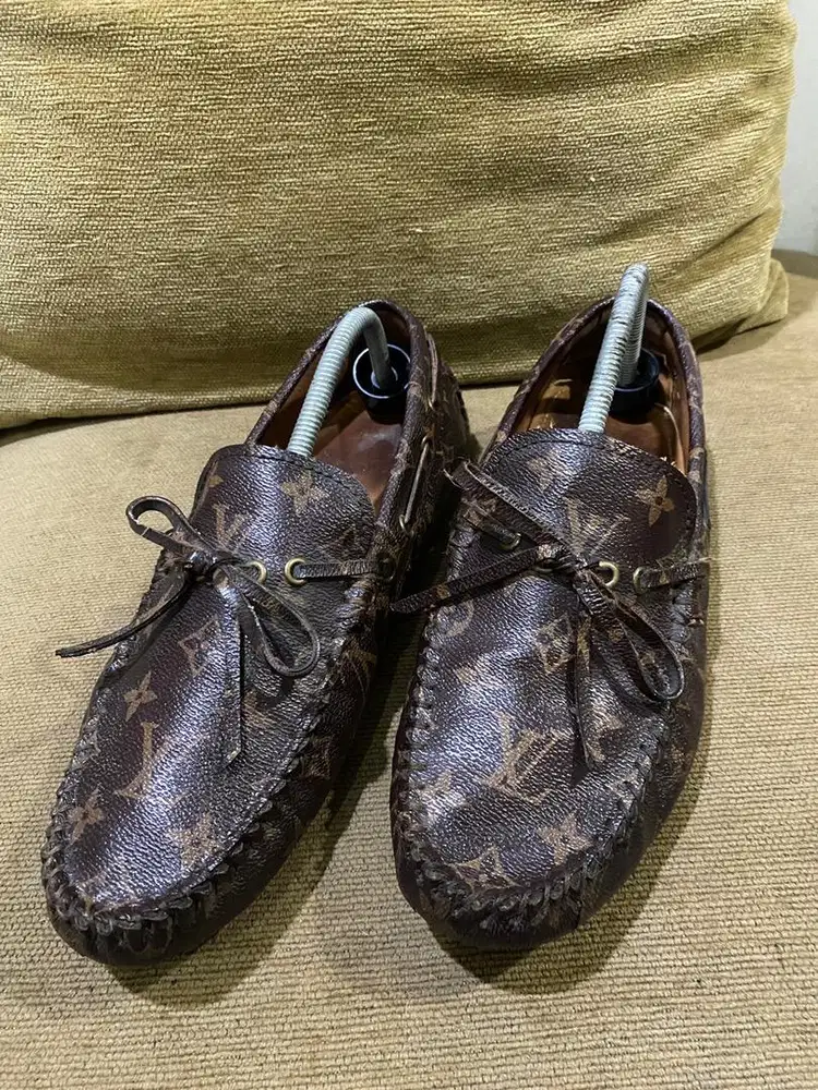 Sepatu louis vuitton moccasin monogram size 43 vintage 1986 sale net