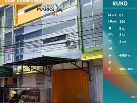Dijual Ruko Mewah 3 lantai Semi Furnished di Galunggung Malang