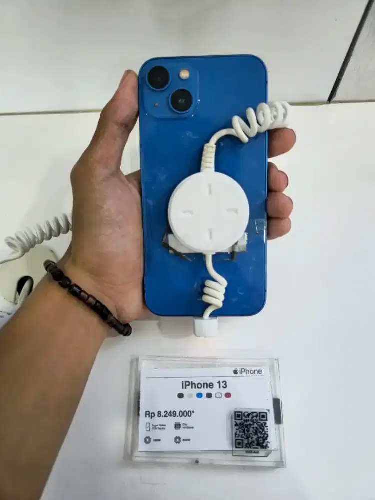 IPHONE 13 RAM 128
