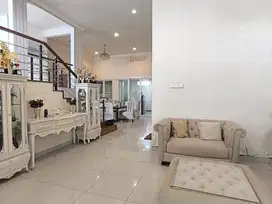 Rumah Grand Wisata, Split level 3 lantai,full furnished, Tambu. Bekasi