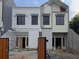 Rumah cantik 2 lantai terima siap huni Bisa KPR Bumi Puspitek Asri