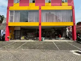 Disewakan Ruang Usaha Pusat Kota Parkir Luas di Jl Gunung-gunung
