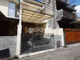 Rumah Manyar Indah Semi Furnished