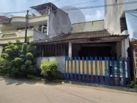 Rumah Tua hitung tanah Lokasi TOP di Sunter Agung