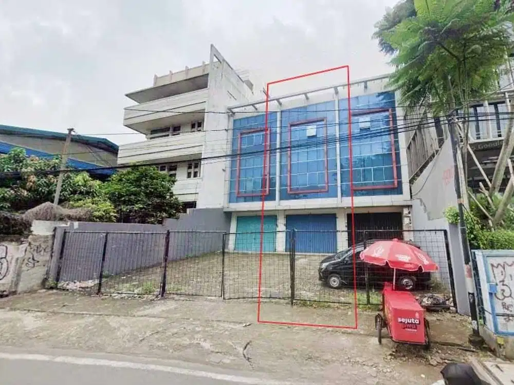 Sewa Ruko Strategis 3,5 Lantai di Jalan Utama Kebon Jeruk