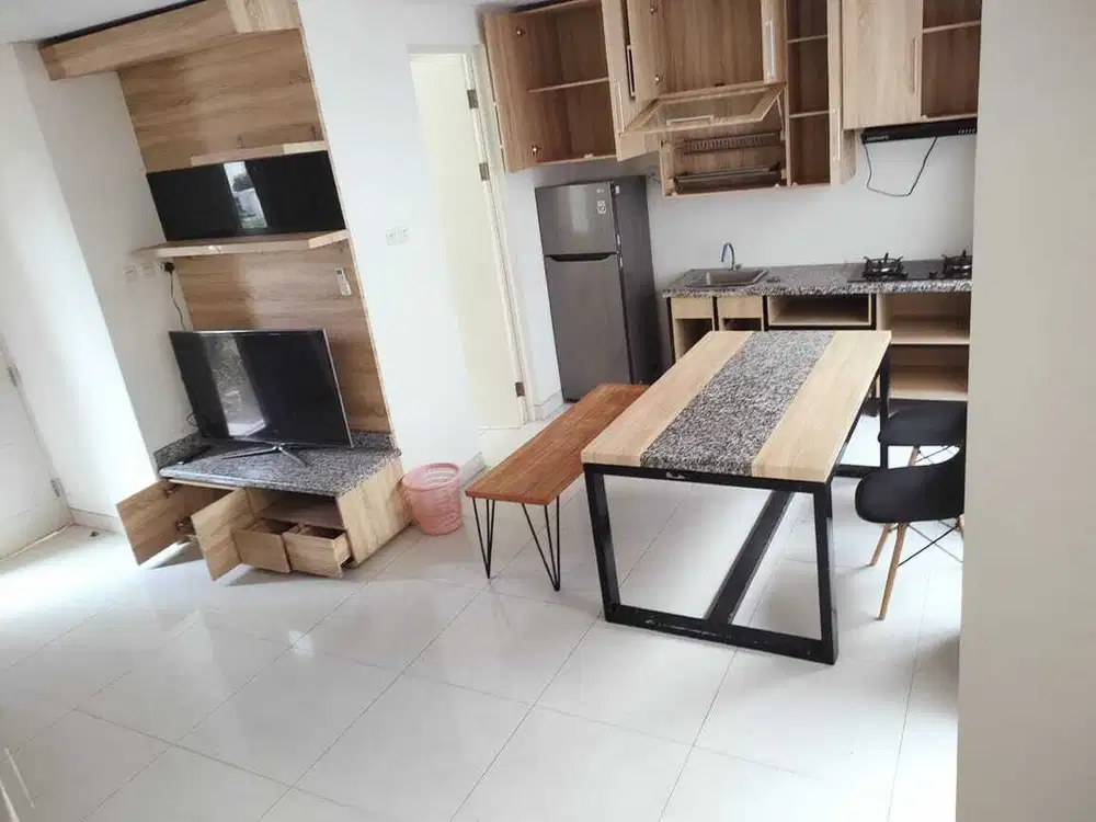 Disewakan Rumah 2 lantai Grand Pakuwon Full Furnish