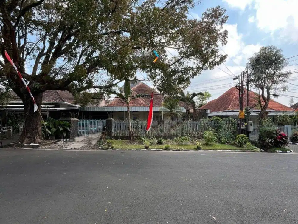 Dijual Rumah Klasik Terawat Di Area Gunung-Gunung Klojen Malang