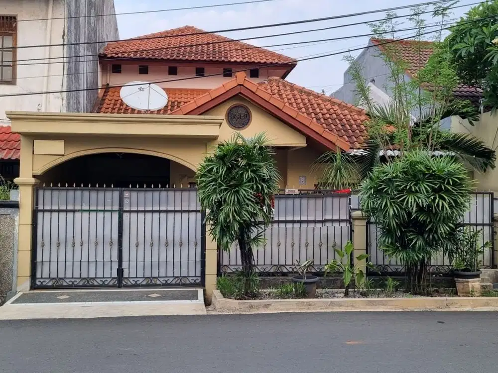 Rumah Mewah di Villa Pamulang
