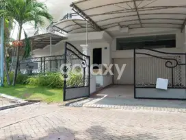 Hot Investment! Rumah Hook Baru Renovasi di Graha Famili Family