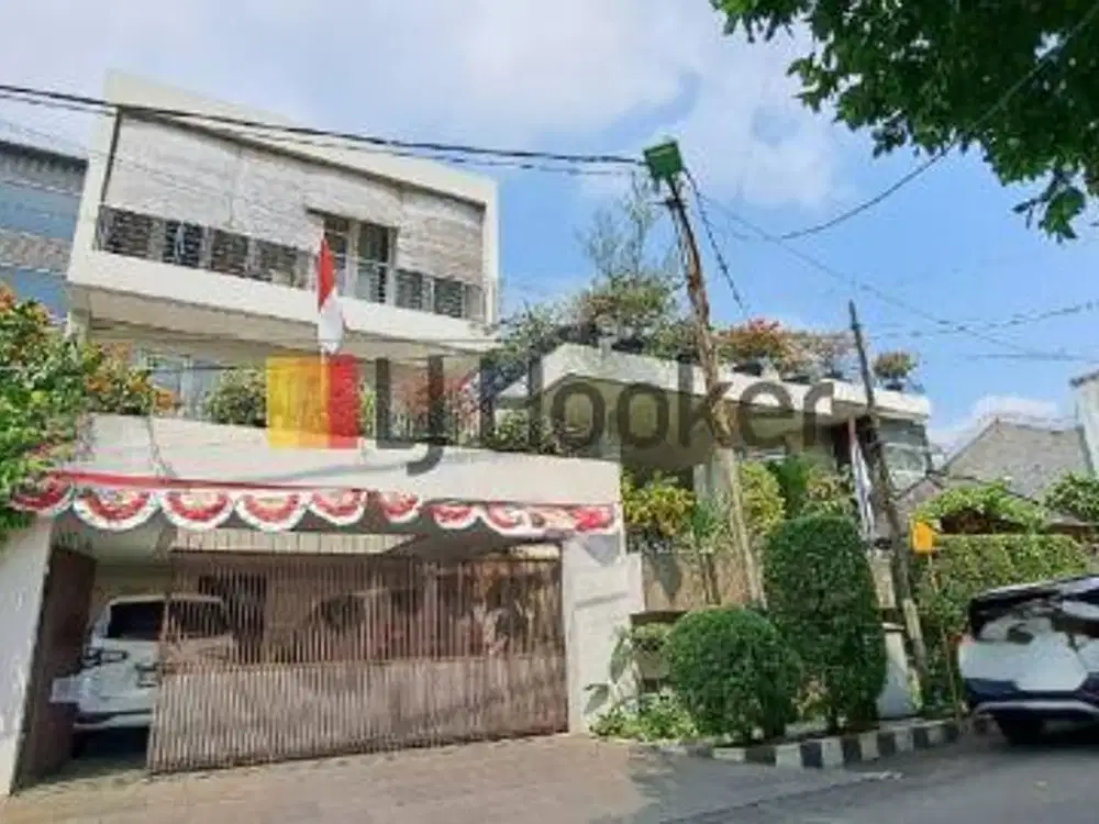RUMAH MEWAH DESAIN PENUH CAHAYA ALAMI DI PULO MAS JAKARTA TIMUR