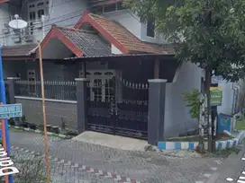 Rumah tinggal nyaman di Griya Kebraon Barat Surabaya Selatan
