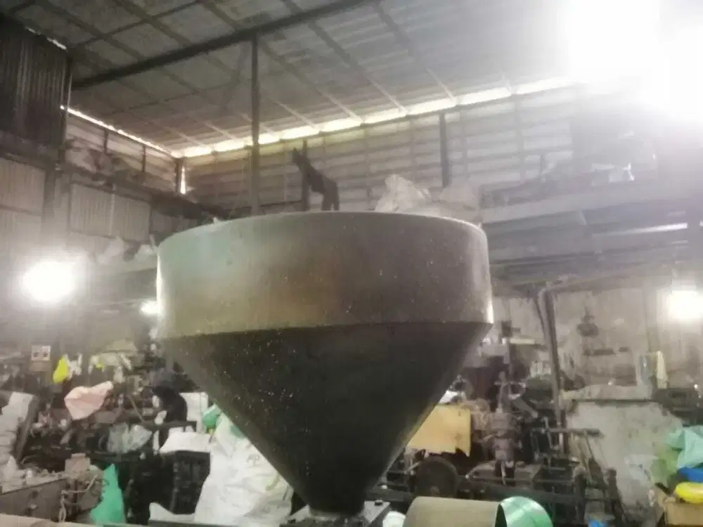 Dijual Gudang di Holis Bandung, Dijual Beserta Mesin Pembuat Plastik