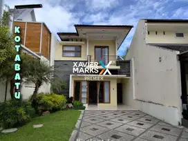 Rumah Terawat 2 lantai dekat balai kota among tani Batu Malang