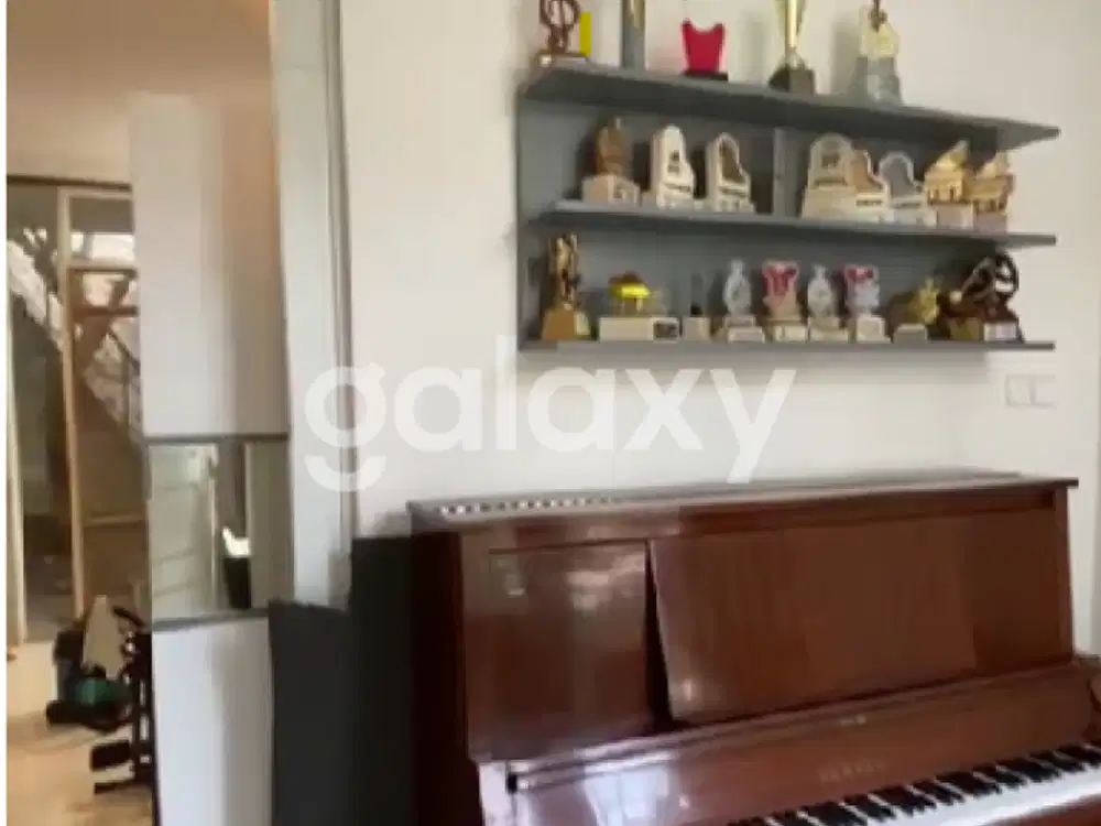 Rumah kondisi bagus di Grand Island, Pakuwon City surabaya timur