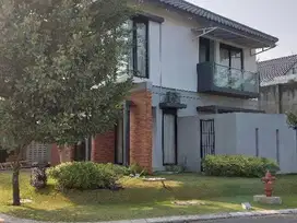 Disewa Rumah Mewah Hook di Kamandaka Kota baru parahyangan Siap Huni