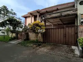 Disewakan Rumah 2Lantai Terawat Siap Huni di Cluster Golf Araya Malang