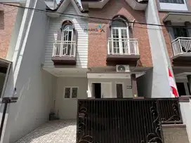Disewakan Rumah American Modern  Full Furnish Di  Ikan - Ikan  Malang