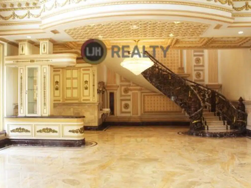 Rumah Super Mewah Desain Klasik di Villa Artha Gading Kelapa Gading