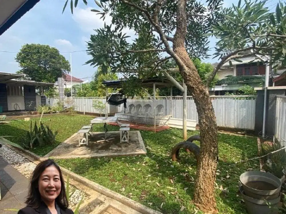 Rumah Hoek Komplek cluster Jatiwaringin Asri Pondok Gede Bekasi